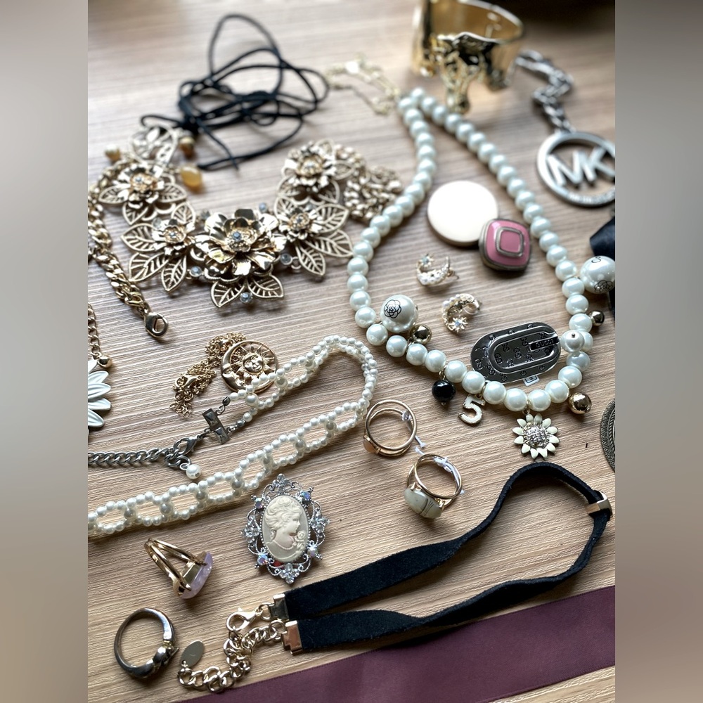 Huge jewellery and accessories bundle (vintage and not)